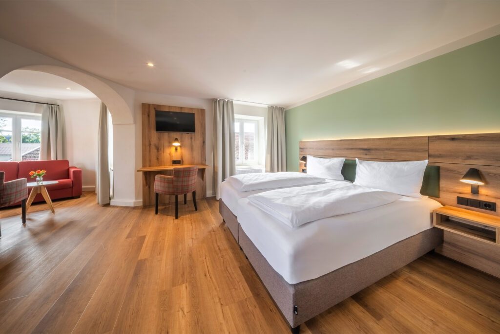 steiner_braeustueberl_header_2_zimmer_hotel_gaeste_stein